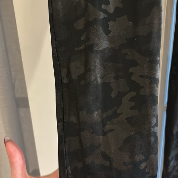 Spanx Camo faux Leather Leggings - Picture 2 of 3